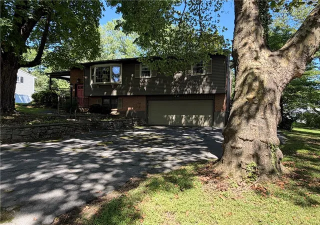 Photo 2 of Sale Pending at 20 Audubon St, Easton, PA 18045 | MLS# 782809 | Listing updated on 2026-08-23