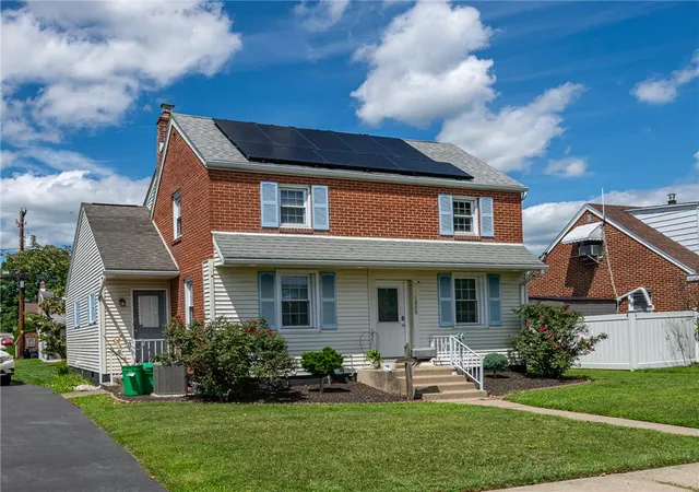 Photo 2 of Single family home for sale at 1925 Fairmont St, Allentown, PA 18109 | MLS# 782285 | Listing updated on 2026-08-17