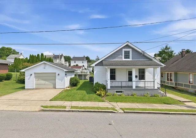 Photo 1 of Sale Pending at 1395 Jefferson St, Hellertown, PA 18055 | MLS# 782803 | Listing updated on 2026-08-27