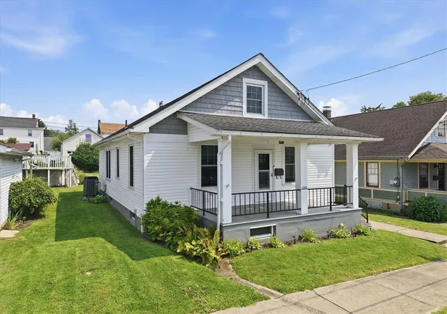 Photo 2 of Sale Pending at 1395 Jefferson St, Hellertown, PA 18055 | MLS# 782803 | Listing updated on 2026-08-27