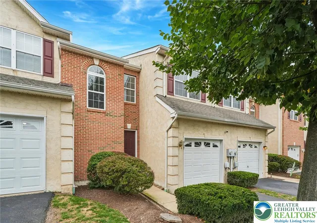 2nd image of 917 Carrington Dr, Red Hill, PA 18076 | MLS# 782838