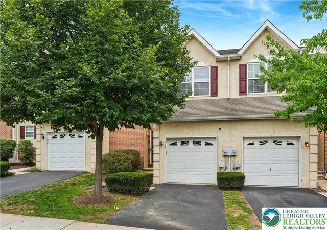 Photo 3 of Townhouse for sale at 917 Carrington Dr, Red Hill, PA 18076 | MLS# 782838 | Listing updated on 2026-08-17