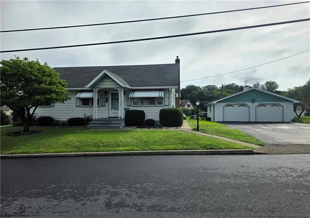 2nd image of 4361 Spruce St, Whitehall, PA 18052 | MLS# 782845
