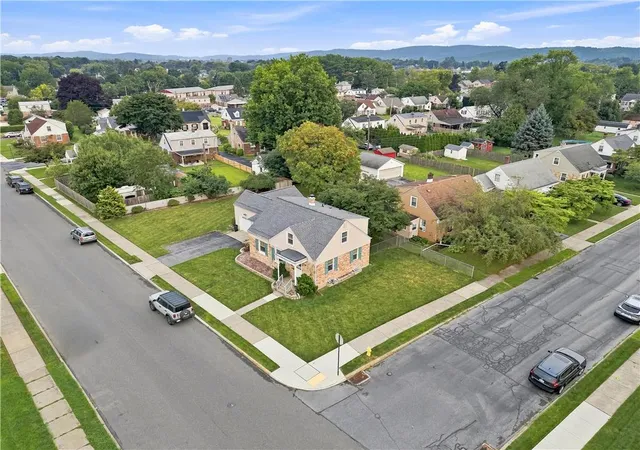 Photo 3 of Sale Pending at 1359 N Van Buren St, Allentown, PA 18109 | MLS# 782649 | Listing updated on 2026-08-25