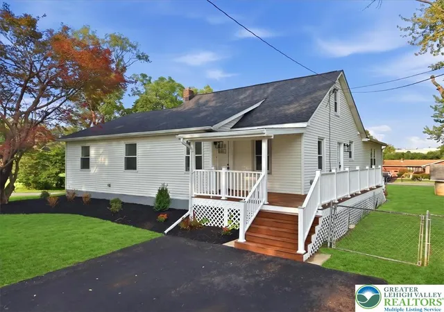 Photo 2 of Sale Pending at 301 S Watson St, Easton, PA 18045 | MLS# 782780 | Listing updated on 2026-08-22