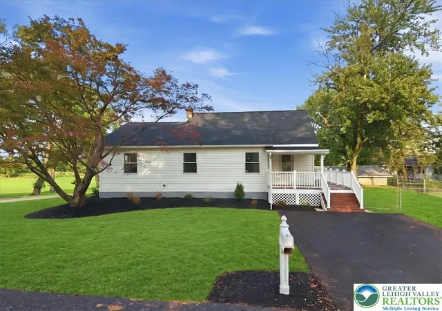 Photo 3 of Sale Pending at 301 S Watson St, Easton, PA 18045 | MLS# 782780 | Listing updated on 2026-08-22