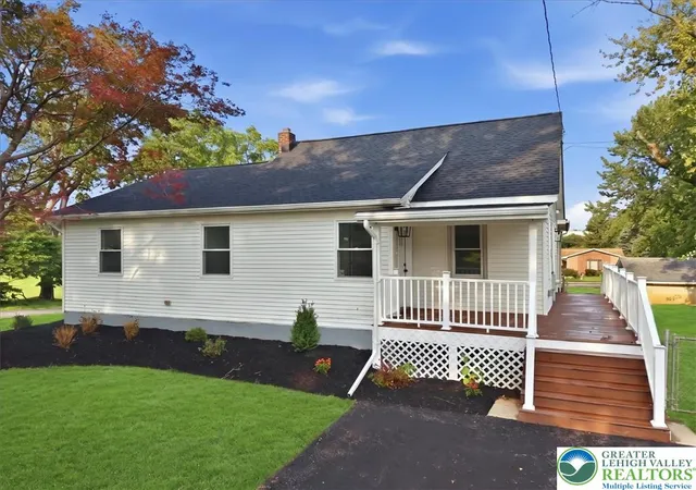 Photo 3 of Sale Pending at 301 S Watson St, Easton, PA 18045 | MLS# 782780 | Listing updated on 2026-08-22