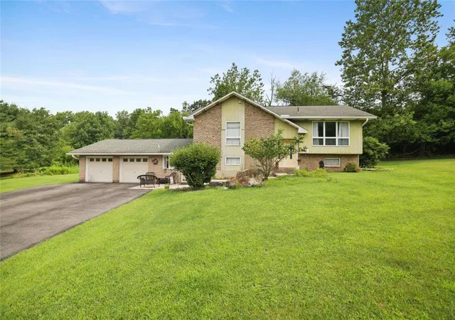 Photo 2 of Single family home for sale at 2371 Honeysuckle Rd, Allentown, PA 18103 | MLS# 782892 | Listing updated on 2026-08-19