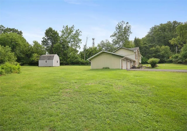 Photo 4 of Single family home for sale at 2371 Honeysuckle Rd, Allentown, PA 18103 | MLS# 782892 | Listing updated on 2026-08-19
