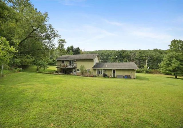 Photo 5 of Single family home for sale at 2371 Honeysuckle Rd, Allentown, PA 18103 | MLS# 782892 | Listing updated on 2026-08-19