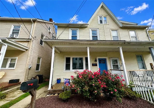 Photo 1 of Sale Pending at 550 W Franklin St, Slatington, PA 18080 | MLS# 782861 | Listing updated on 2026-08-24