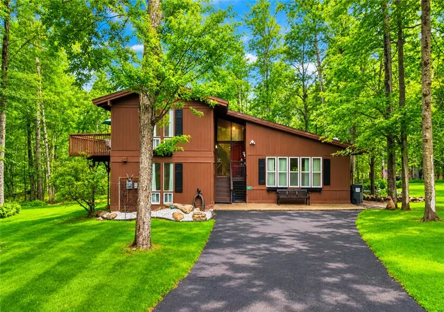 Photo 4 of Multi family home for sale at 314 Arthur Cir, Tobyhanna, PA 18466 | MLS# 782648 | Listing updated on 2026-08-25