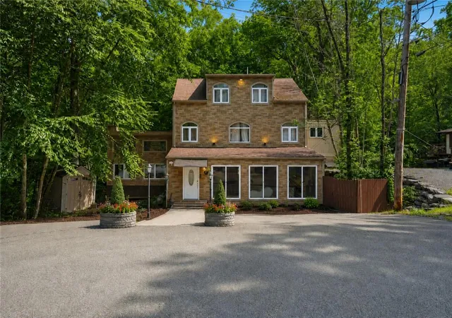 Photo 1 of Single family home for sale at 3130 Delaware Cir, Bushkill, PA 18324 | MLS# 782908 | Listing updated on 2026-08-18