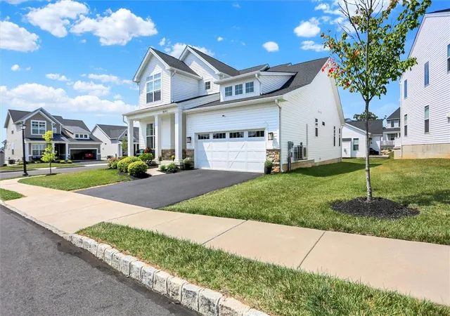 Photo 2 of Single family home for sale at 1814 Stang Dr, Allentown, PA 18104 | MLS# 782943 | Listing updated on 2026-08-25
