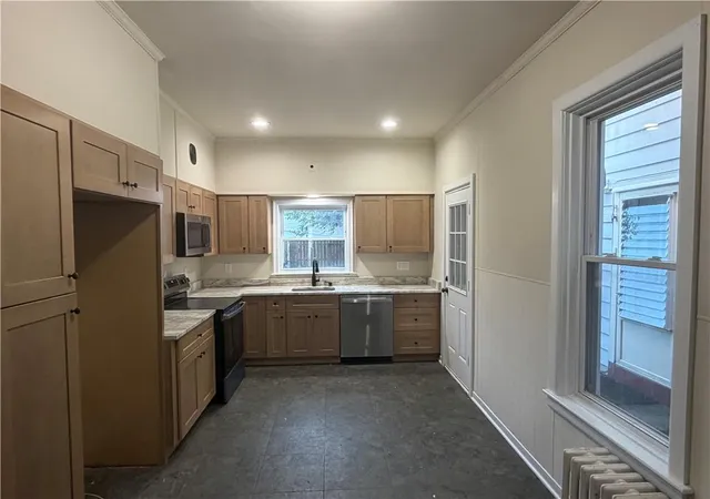 Photo 4 of Sale Pending at 928 W Washington St, Allentown, PA 18102 | MLS# 783025 | Listing updated on 2026-08-24