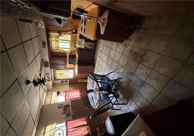Photo 3 of Sale Pending at 240 E Union St, Allentown, PA 18109 | MLS# 782878 | Listing updated on 2026-08-20