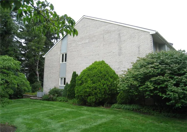 Photo 2 of Sale Pending at 301 Carver Dr, Bethlehem, PA 18017 | MLS# 783005 | Listing updated on 2026-08-24