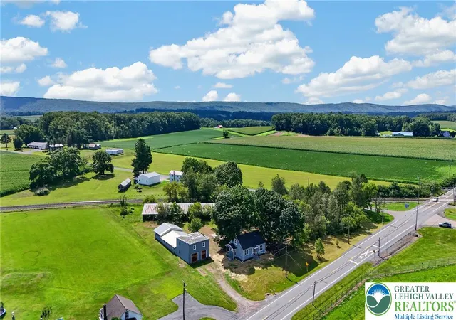 2nd image of 280 Fairview St, Tamaqua, PA 18252 | MLS# 783055