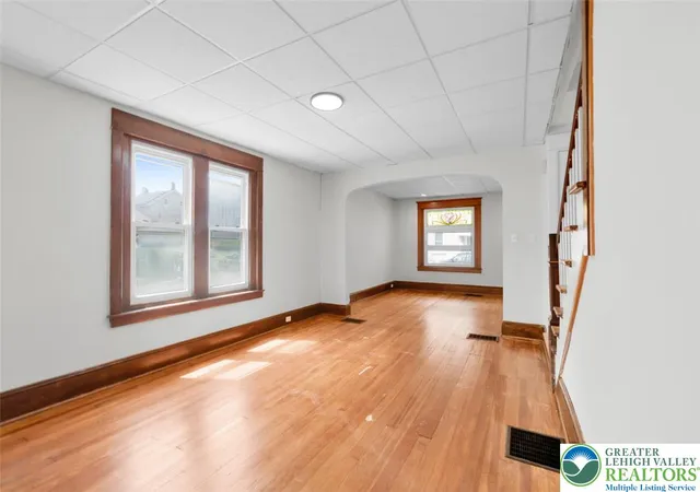 Photo 5 of Single family home for sale at 1004 Seneca St, Fountain Hill, PA 18015 | MLS# 783035 | Listing updated on 2026-08-24