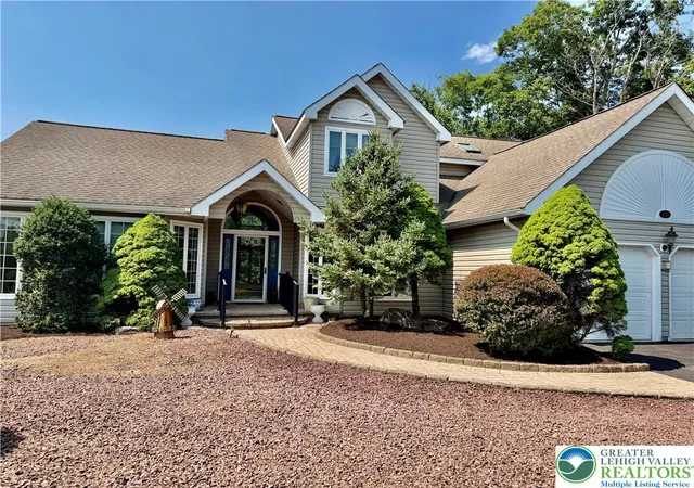 Photo 1 of Single family home for sale at 555 Eagle Dr, East Stroudsburg, PA 18302 | MLS# 783115 | Listing updated on 2026-08-21