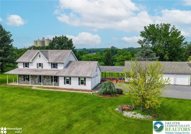 Photo 4 of Single family home for sale at 829 Georgetown Rd, Nazareth, PA 18064 | MLS# 783079 | Listing updated on 2026-08-24