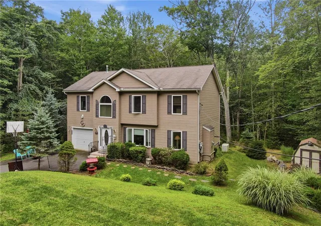 Photo 2 of Single family home for sale at 110 Aaron Dr, Pocono Lake, PA 18347 | MLS# 783020 | Listing updated on 2026-08-24