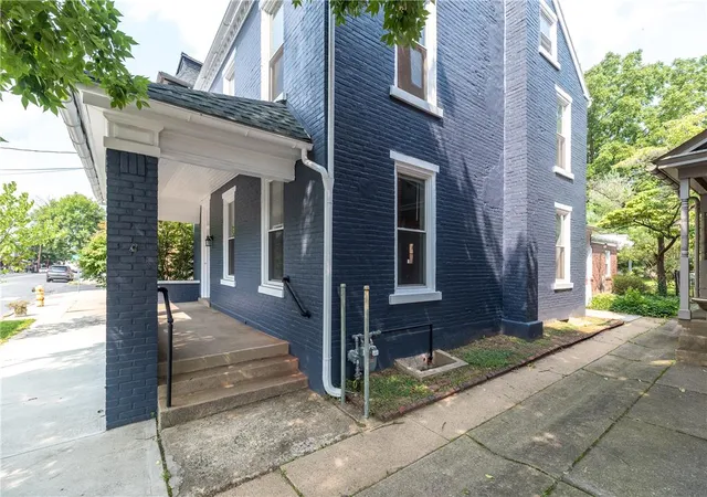 Photo 3 of Single family home for sale at 419 Main St, Hellertown Boro, PA 18055 | MLS# 782853 | Listing updated on 2026-08-21