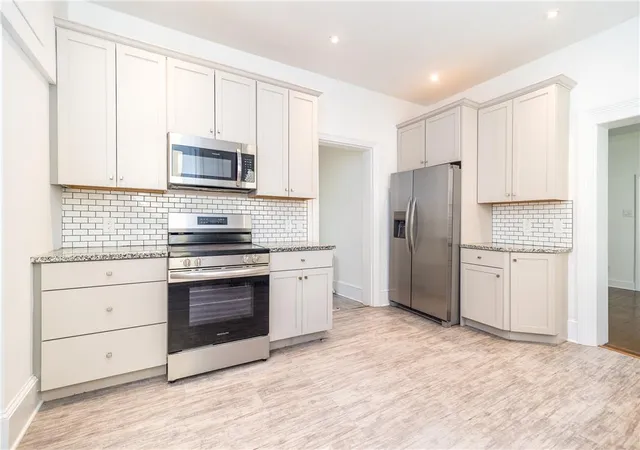 Photo 4 of Single family home for sale at 419 Main St, Hellertown Boro, PA 18055 | MLS# 782853 | Listing updated on 2026-10-05