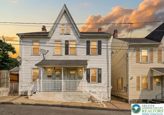 Photo 1 of Single family home for sale at 916 Geissinger St, Bethlehem City, PA 18018 | MLS# 782935 | Listing updated on 2026-08-24