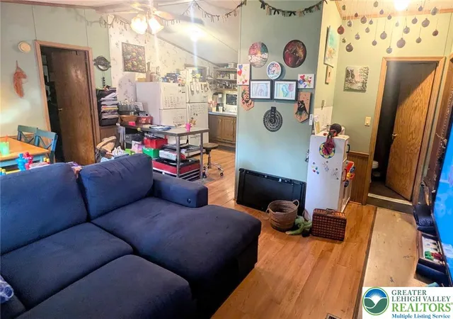 2nd image of 7814 Dougherty Dr, Middle Smithfield Twp, PA 18302 | MLS# 783051
