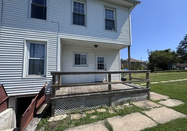 Photo 3 of Single family home for sale at 914 North St, Jim Thorpe, PA 18229 | MLS# 782812 | Listing updated on 2026-08-22