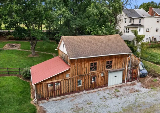 Photo 3 of Single family home for sale at 3552 Broadway, South Whitehall Twp, PA 18104 | MLS# 781788 | Listing updated on 2026-08-22