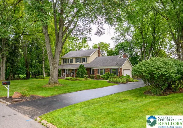 Photo 3 of Sale Pending at 655 Yorkshire Rd, Hanover Twp, PA 18017 | MLS# 783205 | Listing updated on 2026-08-26