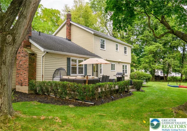 Photo 3 of Sale Pending at 655 Yorkshire Rd, Hanover Twp, PA 18017 | MLS# 783205 | Listing updated on 2026-08-26