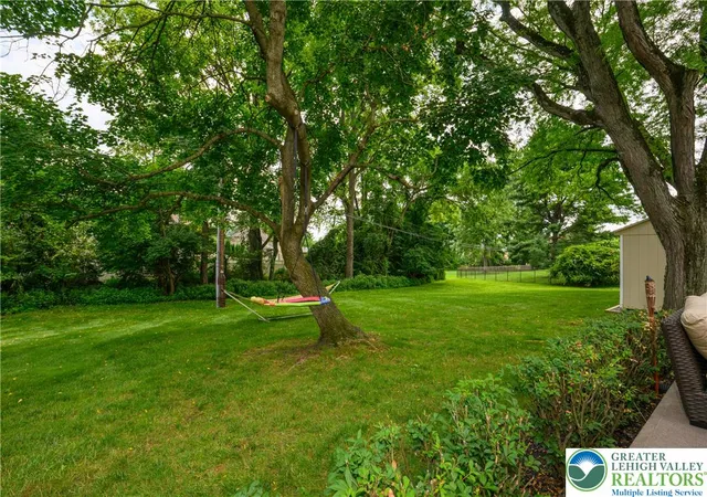 Photo 4 of Sale Pending at 655 Yorkshire Rd, Hanover Twp, PA 18017 | MLS# 783205 | Listing updated on 2026-08-26