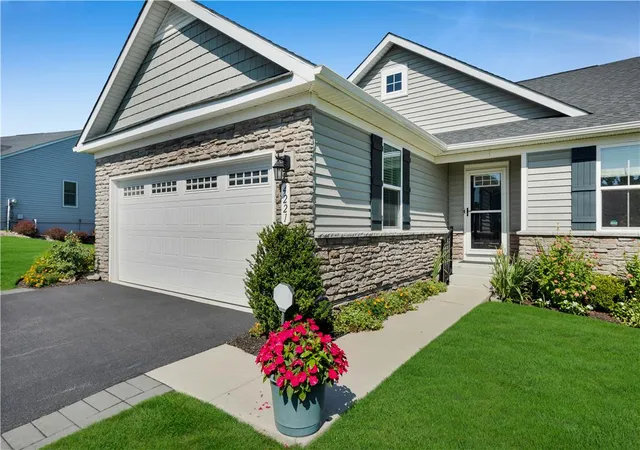 2nd image of 4221 Magnolia Ln, Whitehall Twp, PA 18052 | MLS# 783194