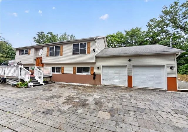Photo 1 of Single family home for sale at 1326 Hilltop Dr, Tobyhanna Twp, PA 18334 | MLS# 783243 | Listing updated on 2026-08-24