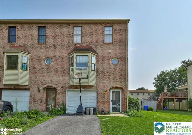 Photo 2 of Townhouse for sale at 472 Vera Cir, Bethlehem City, PA 18017 | MLS# 782973 | Listing updated on 2026-08-24