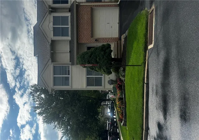 1st image of 302 Oxford Pl, Macungie Boro, PA 18062 | MLS# 783235