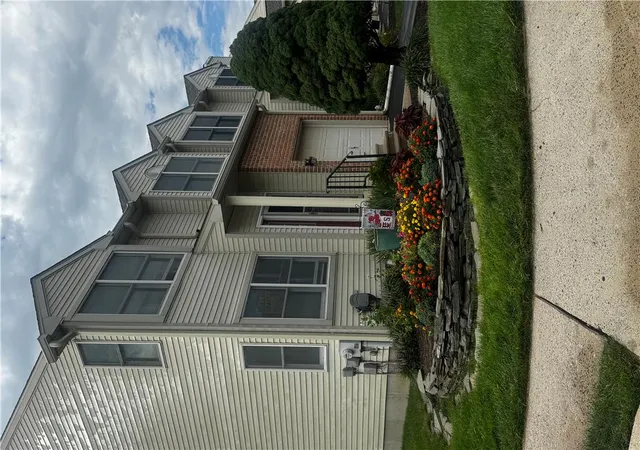 2nd image of 302 Oxford Pl, Macungie Boro, PA 18062 | MLS# 783235