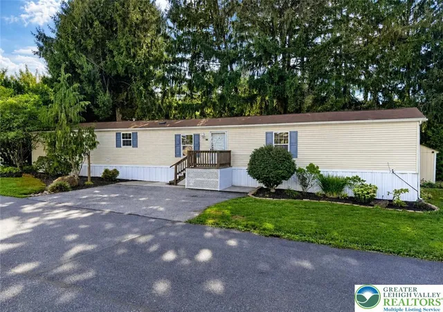 2nd image of 3412 Lil Wolf Dr, South Whitehall Twp, PA 18069 | MLS# 783269