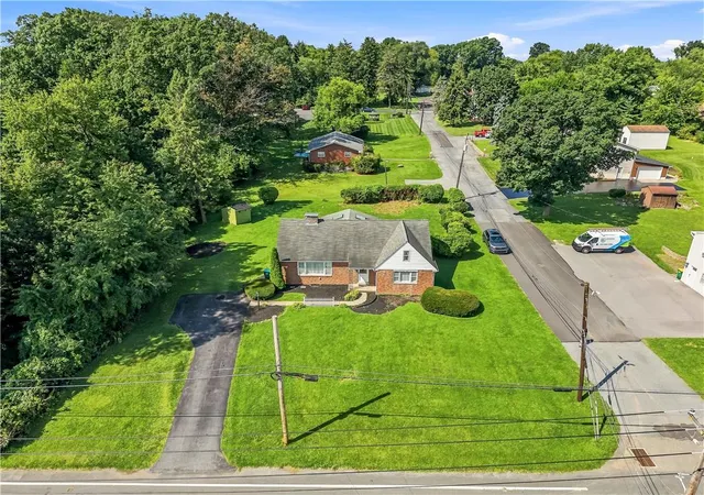 2nd image of 798 Krocks Ct, Lower Macungie Twp, PA 18106 | MLS# 783190