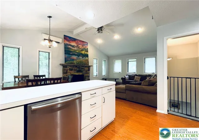 5th image of 65 Livingston Ln, Clifton Twp, PA 18424 | MLS# 783404