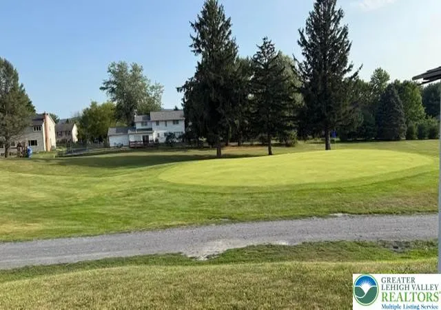 3rd image of 5758 Greens Dr, Lower Macungie Twp, PA 18106 | MLS# 783448