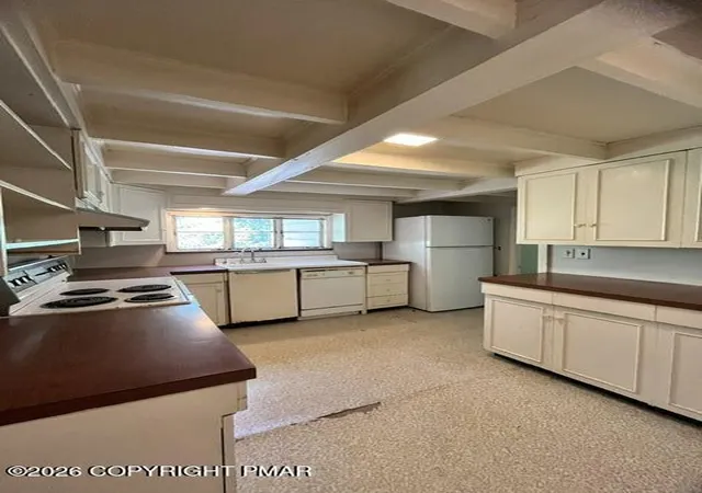 Photo 3 of Single family home for sale at 101 Knob Rd, Mount Pocono, PA 18344 | MLS# PM-143156 | Listing updated on 2026-09-06