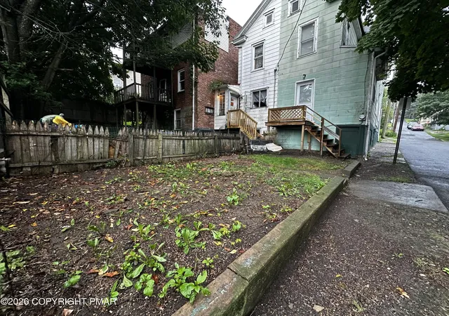 Photo 5 of Single family home for sale at 123 W Montgomery St, Shamokin, PA 17872 | MLS# PM-143570 | Listing updated on 2026-08-18