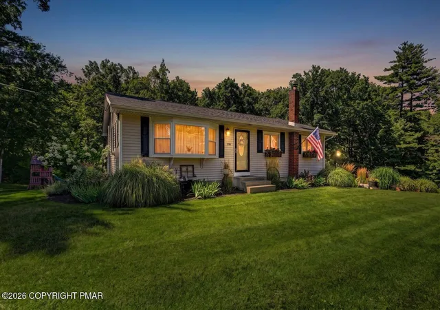 1st image of 206 Lancelot Dr, Stroudsburg, PA 18360 | MLS# PM-143884