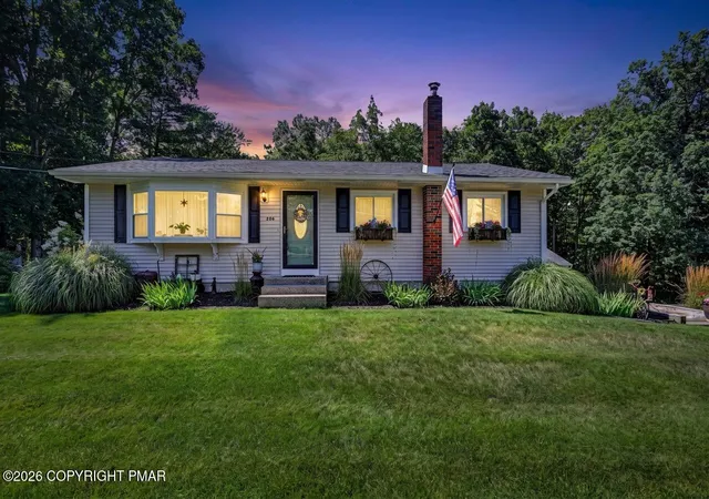 4th image of 206 Lancelot Dr, Stroudsburg, PA 18360 | MLS# PM-143884