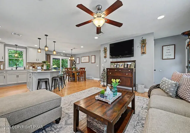 5th image of 206 Lancelot Dr, Stroudsburg, PA 18360 | MLS# PM-143884