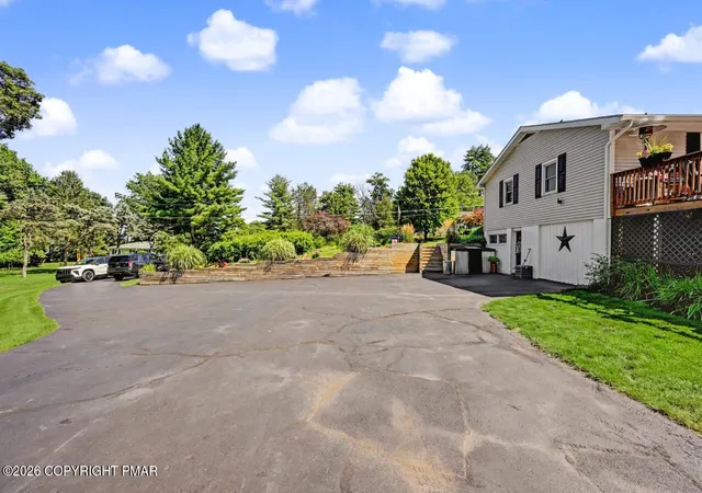 60th image of 206 Lancelot Dr, Stroudsburg, PA 18360 | MLS# PM-143884